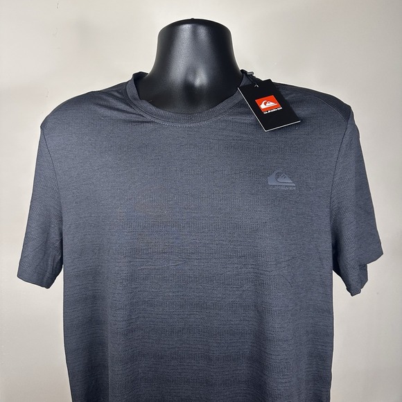 Quicksilver DryFlight SS T-Shirt Men's Medium Black Onyx Stretch Lightweight NWT - Picture 1 of 7